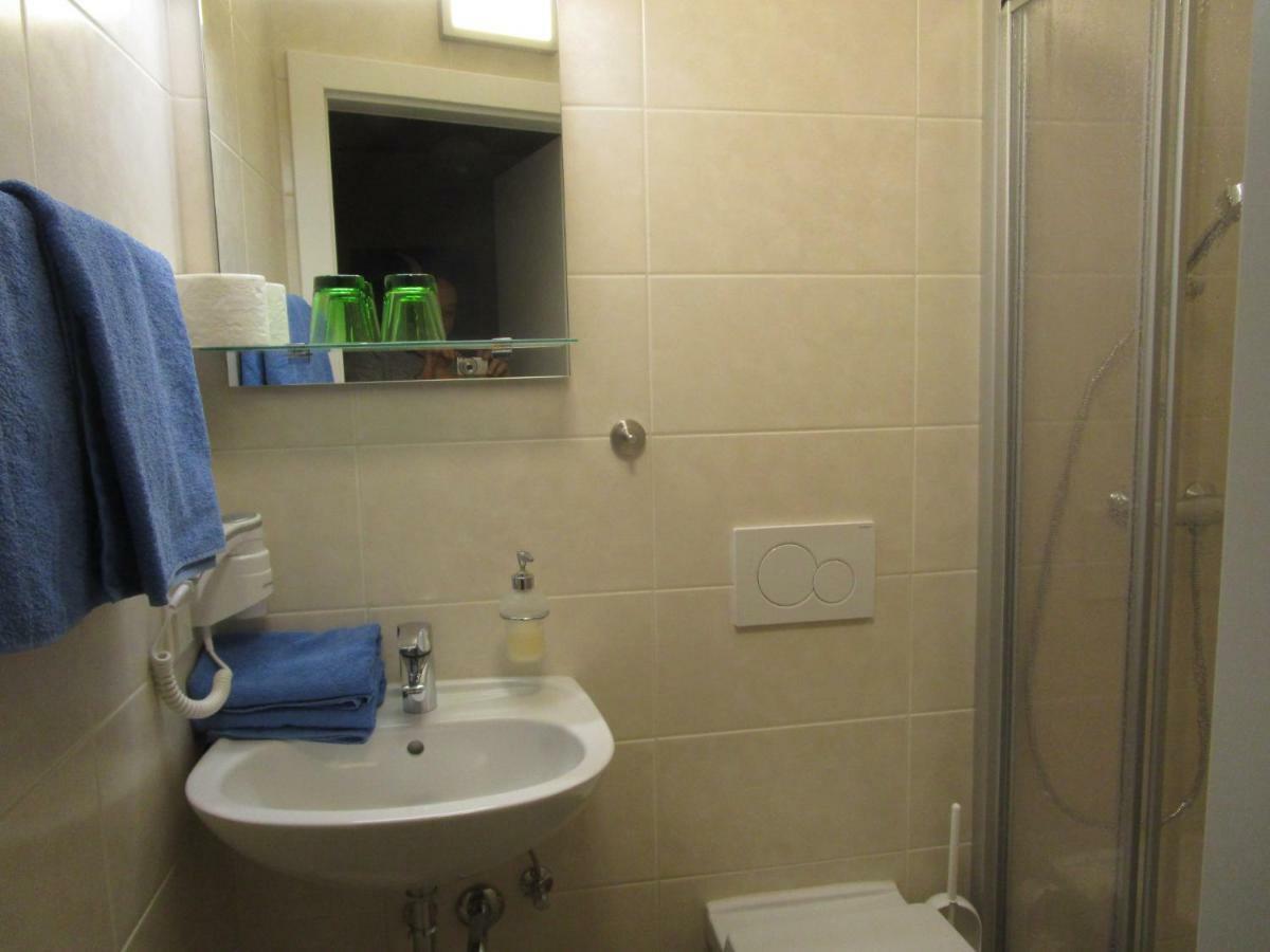 Hotel Dorfwirtshaus Rauch Eschabruck Esterno foto